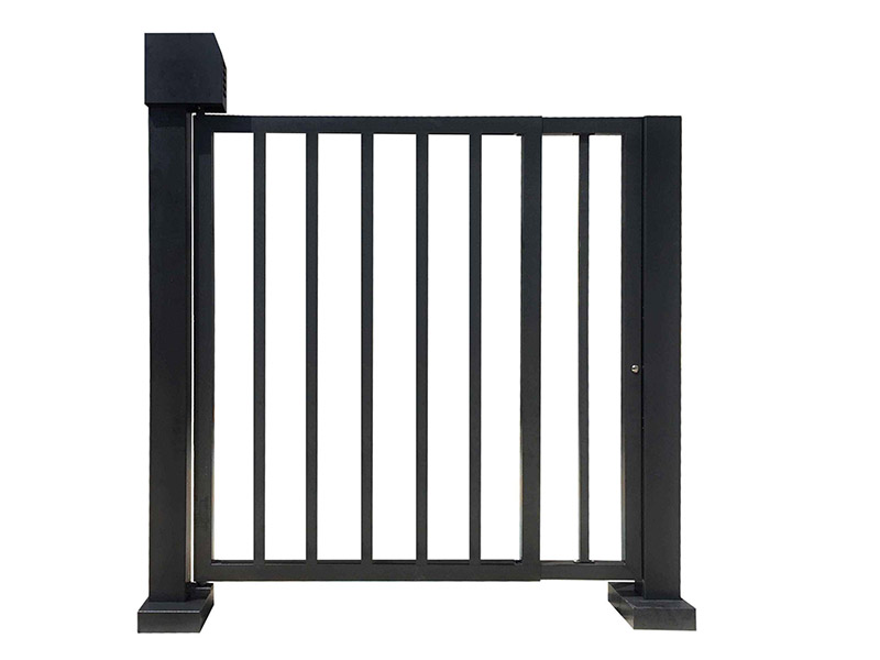 青岛广告门 栅栏门安装案例 - {dede:global.cfg_webname/}